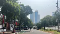 Jalan Imam Bonjol, Jakarta Pusat, ditutup karena akan ada aksi doa bersama dari sejumlah elemen masyarakat di halaman kantor Komisi Pemilihan Umum (KPU) Republik Indonesia (RI), Jumat (23/8/2024). (Liputan6.com/Winda Nelfira)