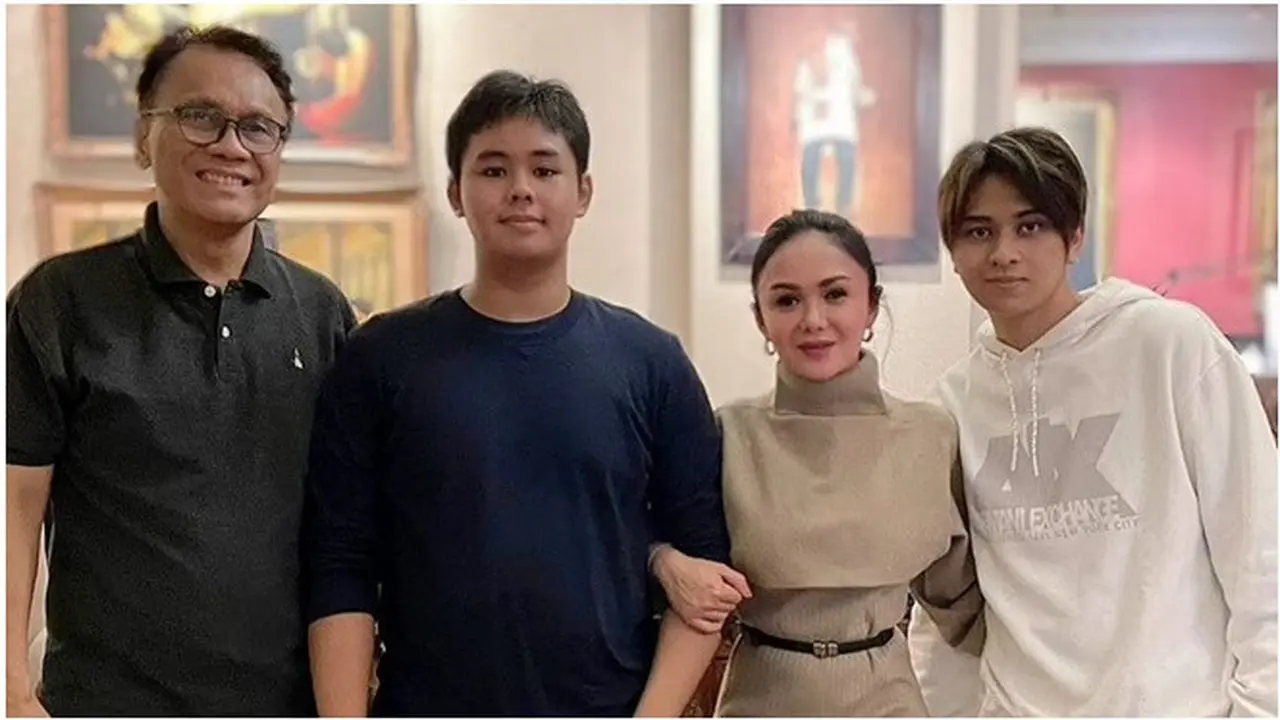 6 Momen Yuni Shara Rayakan Ulang Tahun Anak Bareng Mantan Suami, Kompak