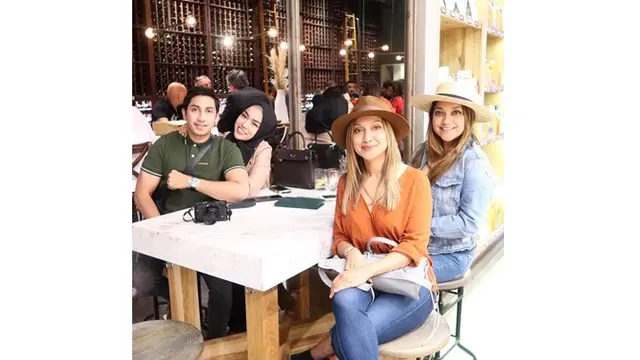 Medina Zein Positif Amfetamin, Ini 7 Potret Kedekatannya dengan Keluarga Azhari