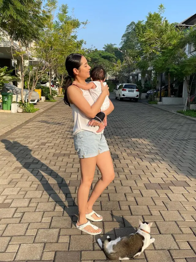 6 Potret Terbaru Niken Anjani Pasca 3 Bulan Melahirkan, Pamer Body Goals