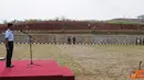 Citizen6, Sentul: Wadan PMPP TNI, Kolonel Pnb Irwan Ishak Dunggio menutup Latihan Penyiapan Satgas Kompi Zeni Konga di Lapangan Mako PMPP TNI, Sentul, Jawa Barat, Kamis (27/9). (Pengirim: Badarudin Bakri). 