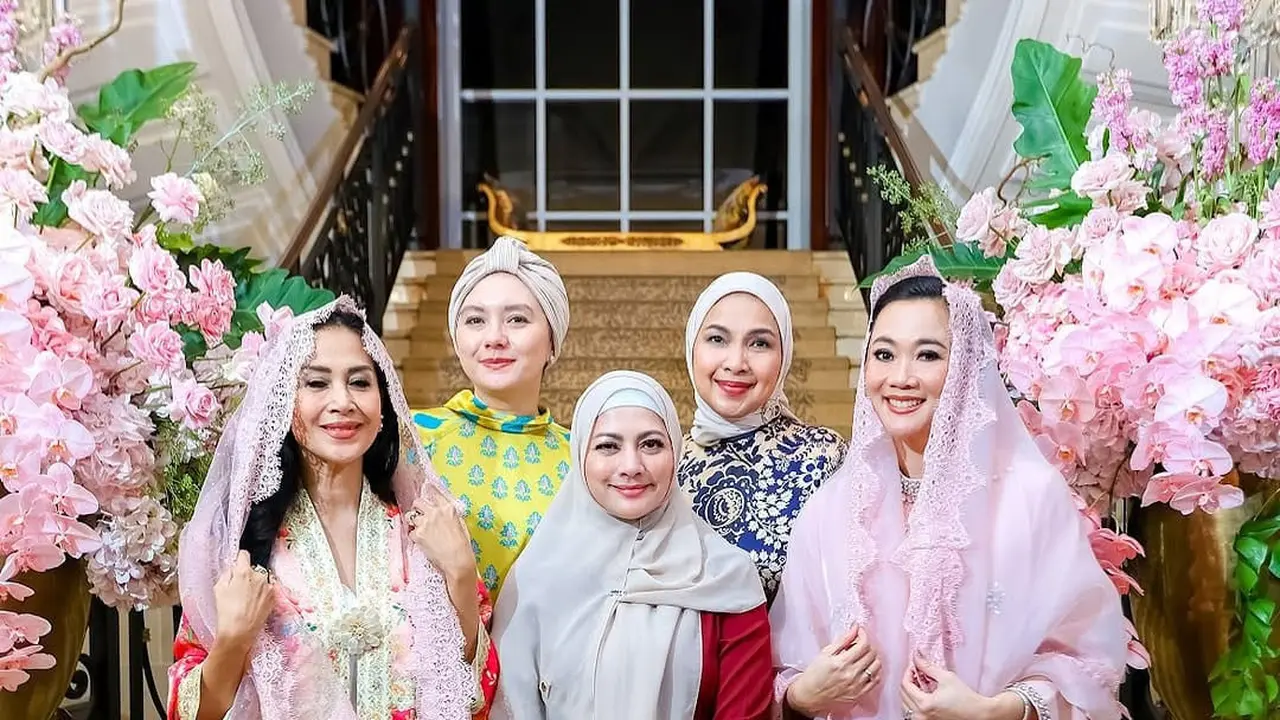 5 Pesona Cut Keke Tampil Memikat dalam Balutan Hijab, Banjir Pujian ...