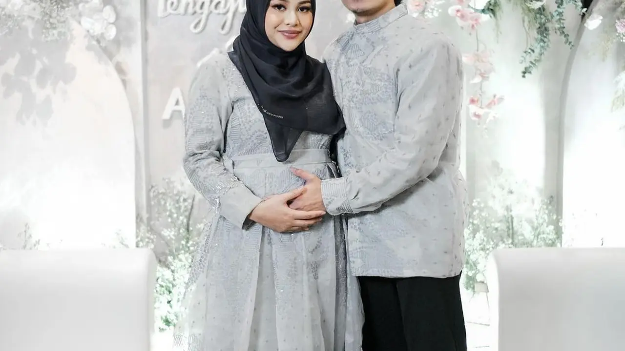 10 Momen Pengajian 4 Bulan Kehamilan Aurel Hermansyah, Penuh Haru Bahagia
