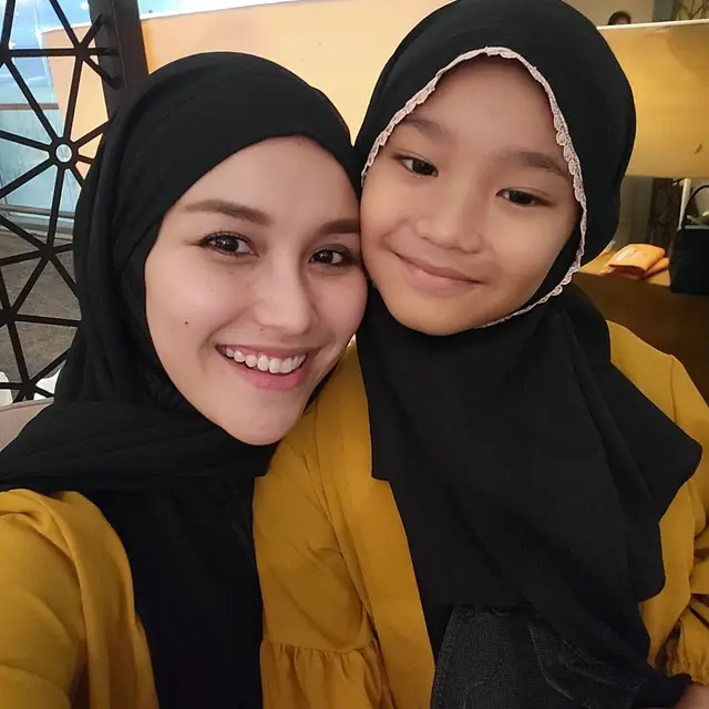 Ayu Ting Ting mengunggah momen berangkat umrah pada tahun 2022 (Foto: Instagram @ayutingting92)