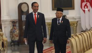 Presiden Joko Widodo dan Wapres Ma'ruf Amin bersiap memperkenalkan Wakil Menteri Kabinet Indonesia Maju di Istana Merdeka, Jakarta, Jumat (25/10/2019). 12 Wakil Menteri datang dari berbagai macam latar belakang dengan harapan dapat membantu kerja para menteri. (Liputan6.com/Angga Yuniar)