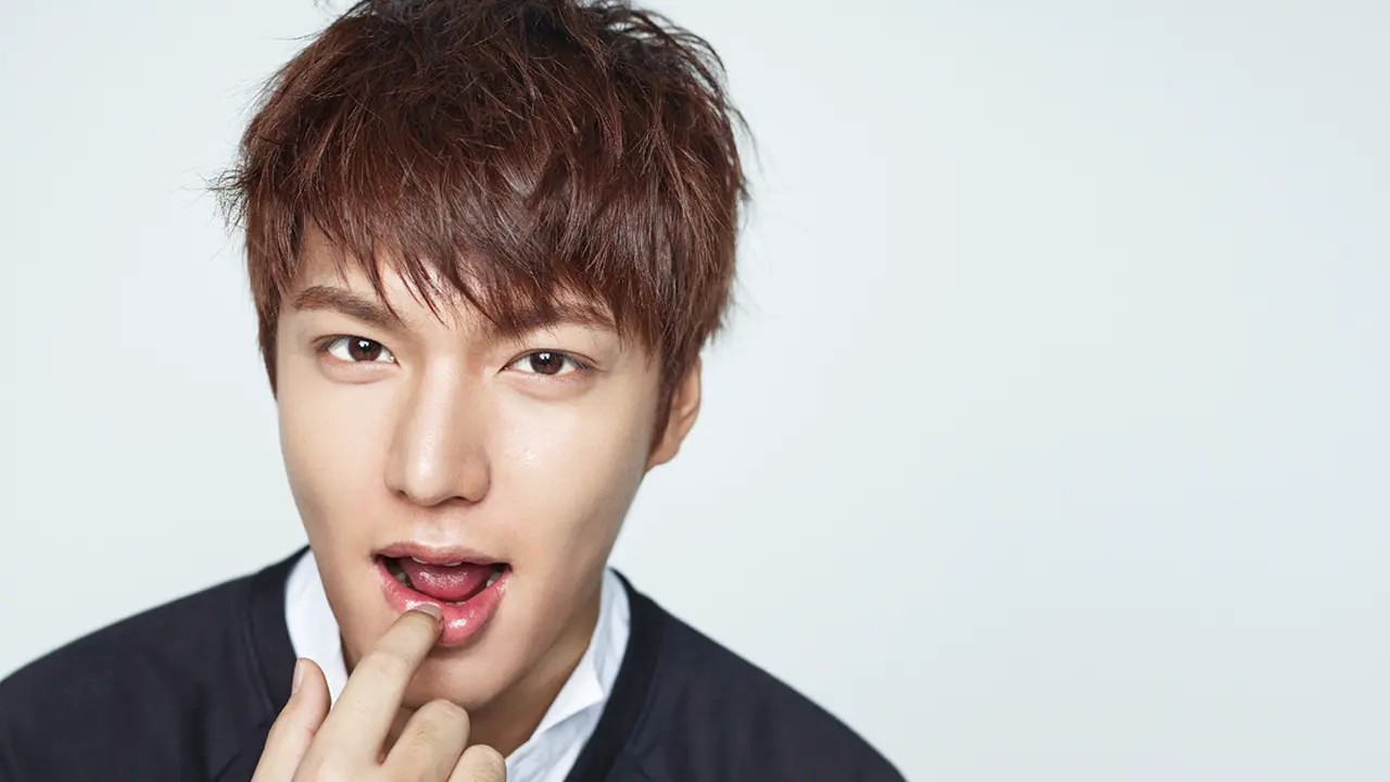Lee Min Ho Hindari Alkohol Demi Sukses Diet
