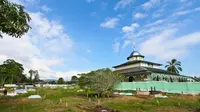 Masjid Tanpa Jendela Tempat Pembaringan Raja Bulungan