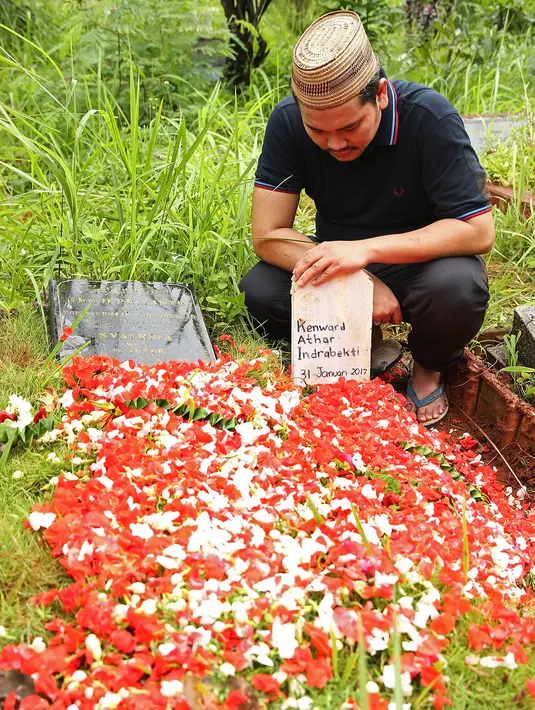 Bekti menerima kenyataan yang terjadi pada dirinya dan Dila. Ia mengatakan bahwa kepergian kenward lantaran Tuhan punya kehendak lain, dan ia merasa belum dipercaya memiliki anak laki-laki. (Bambang E. Ros/Bintang.com)