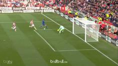 Chelsea menang telak atas Stoke City dengan skor 4-0, Sabtu (23/9/2017). This video is presented by Ballball