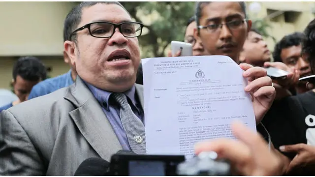 Rabu (24/02/14), Daeng Aziz tidak memenuhi panggilan Polda Metro Jaya. Ia hanya diwakili oleh kuasa hukumnya. 