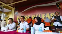 Dikendalikan Napi Lapas Makassar, 2 Pria Selundupkan Sabu dalam Kaus Kaki di Bandara