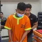 Anak anggota DPRD Riau yang ditahan oleh Polresta Pekanbaru karena melakukan penganiayaan dan pengeroyokan terhadap warga. (Liputan6.com/M Syukur)