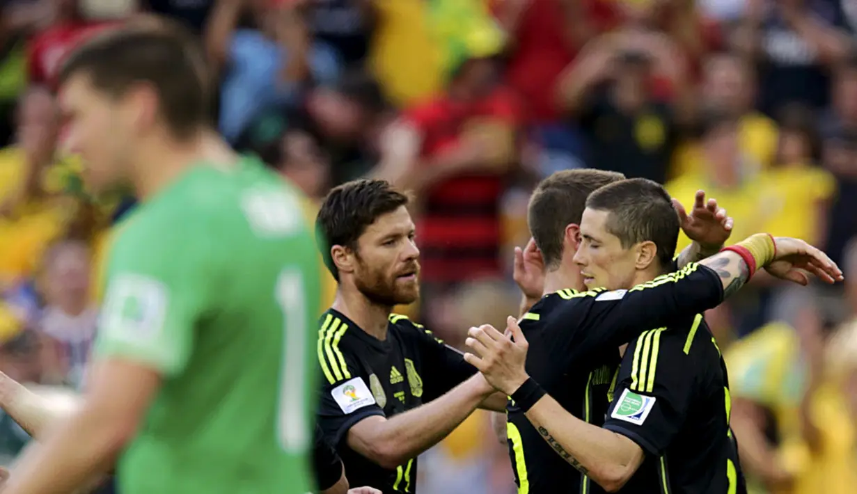 Spanyol meraih poin sempurna saat membekuk Australia 3-0 di laga penutup penyisihan Piala Dunia 2014 Grup B di Stadion Baixada, Curitiba, Brasil, (23/6/2014). (REUTERS/Henry Romero)