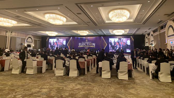 <p>Suasana di ruangan Kongres Luar Bisa (KLB) PSSI 2023 yang dihelat di Hotel Shangri-La, Jakarta, Kamis (16/2/2023). (/Melinda Indrasari)</p>