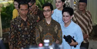 Presiden Jokowi menemani Putra sulungnya melamar Selvi ananda