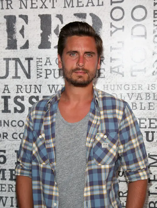 Setelah beberapa hari, kakak Kendall yang lainnya, Khloe Kardashian pun geram mendengar kabar tersebut. Tak hanya itu, Khloe membenarkan bahwa tidak ada perselingkuhan antara Kendall dan Scott Disick. (AFP/Bintang.com)