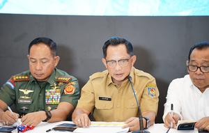 Menteri Dalam Negeri (Mendagri) Muhammad Tito Karnavian saat Konferensi Pers Pemulihan dan Rencana Strategis Pascabencana Jelang Akhir Tahun di Posko Terpadu Lanud Halim Perdanakusuma, Jakarta, Senin (29/12/2025). (Dok. Istimewa)