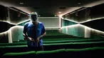 Seorang petugas pembersih melakukan persiapan di bioskop Le Grand Rex di Paris, Prancis (22/6/2020). Prancis, yang melonggarkan lockdown nasional secara bertahap mulai 11 Mei, memasuki fase pelonggaran baru pada Senin (22/6). (Xinhua/Aurelien Morissard)