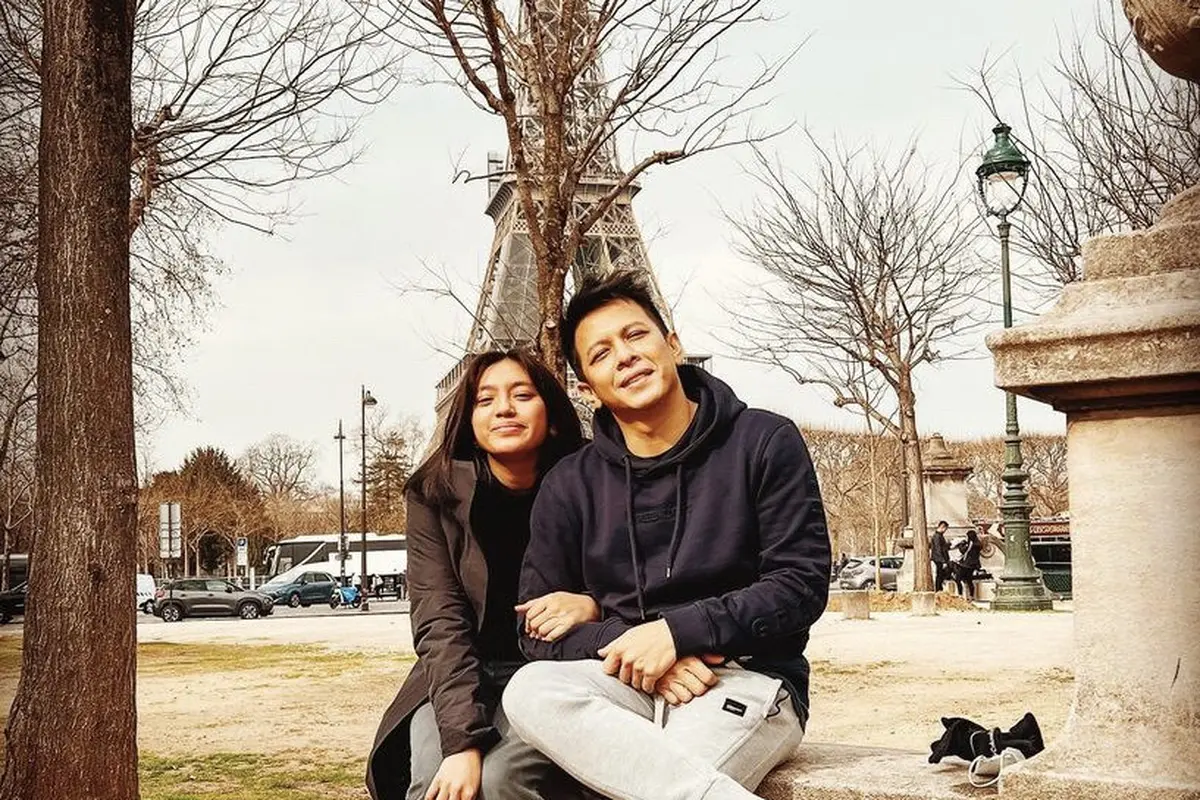 5 Potret Tampilan Alleia, Putri Ariel NOAH Akrab dengan Tyna dan Anya Geraldine di Paris