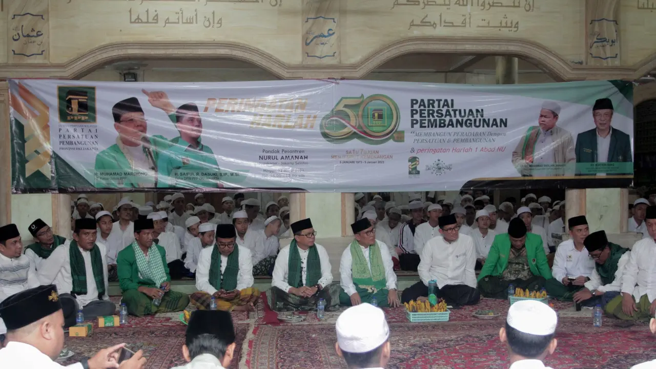 Menparekraf Sandiaga Uno hadir menjadi  pemateri dialog interaktif dengan judul pengembangan ekonomi kreatif di pesantren saat peringatan Hari Lahir PPP ke-50 di Pondok Pesantren Nurul Amanah. (Istimewa)