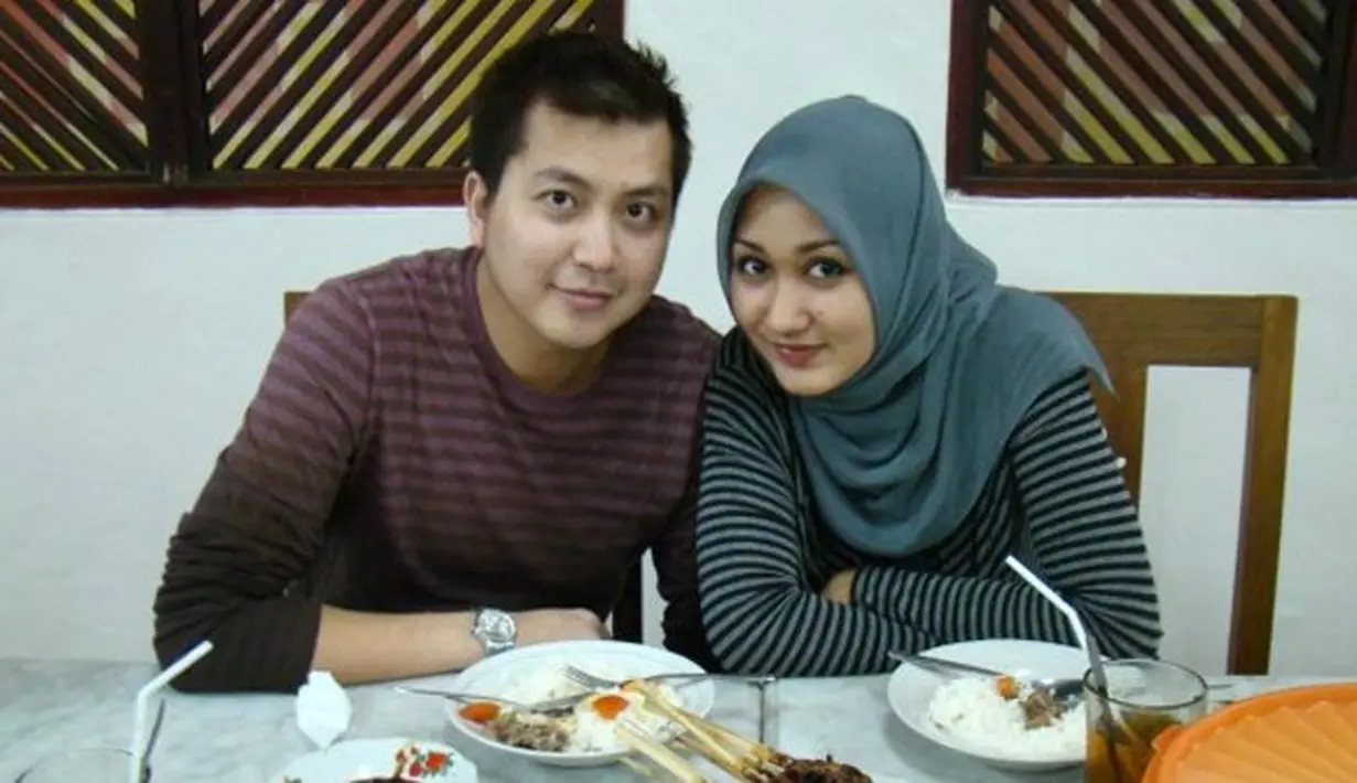 "Mohon maaf ini adalah rahasia keluarga kami, mohon didoakan yang terbaik. Saya tidak bisa berbicara banyak," jelas Tito Haris ketika dihubungi Bintang.com melalui sambungan telepon, Rabu (10/8/2016). (Facebook/tito.labs)