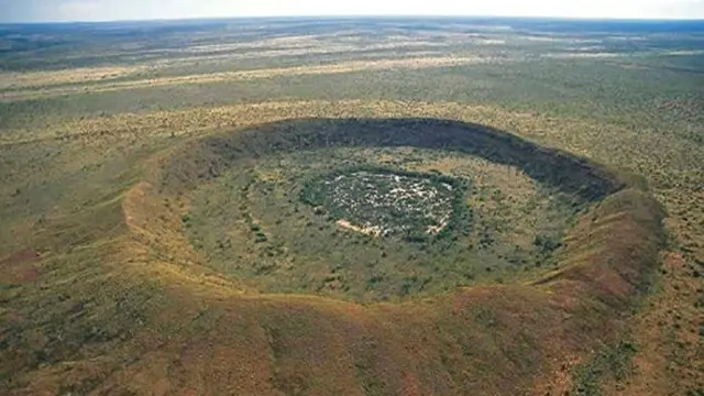 Dahsyatnya Hantaman Meteor Jatuh Ke Bumi Dibuktikan Dengan 4 Foto Ini