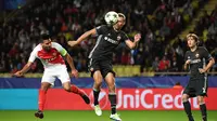 Pemain Monaco asal Kolombia, Radamel Falcao (kiri) mecetak dua gol untuk kemenangan timnya saat melawan CSKA Moscow pada laga grup E Liga Champions di Louis II Stadium, Monaco (2/11/2016). (AFP/Anne-Christine Poujoulat)