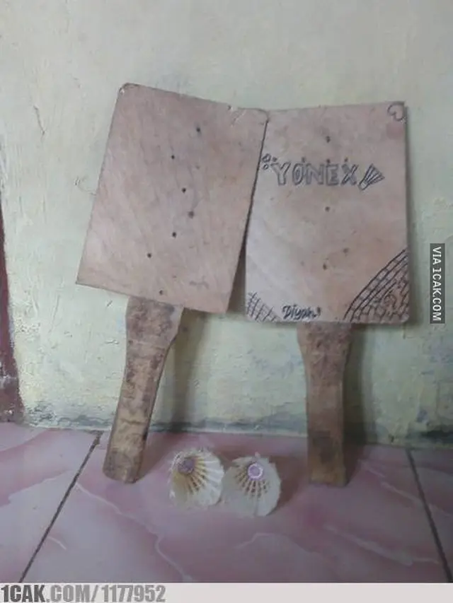 6 Raket Bulu Tangkis Low Budget Ini Bikin Ngakak