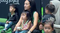 Dea Ananda Ajak Anak Nonton Pertunjukan Superhero, Jadi Destinasi Liburan dalam Kota