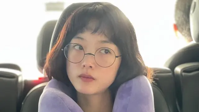 Gaya Lee Yoo Mi dengan Rambut Pendek Berponi, Tampil Lebih Cute