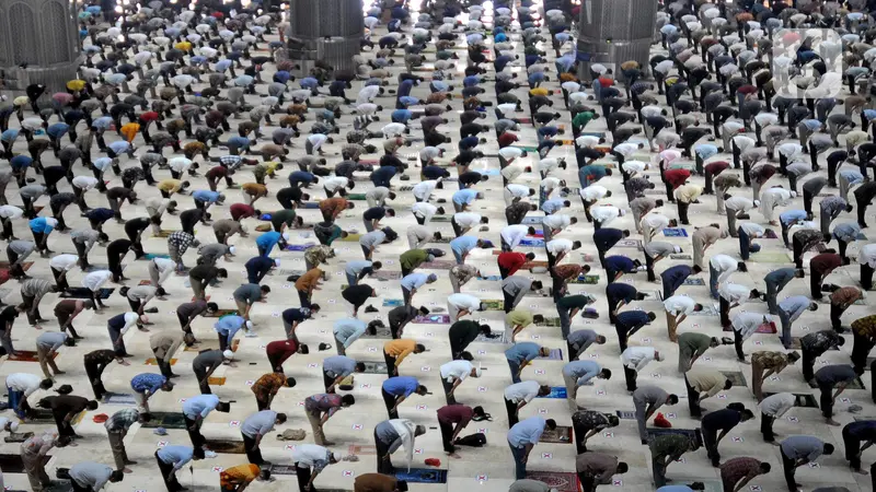 Suasana Sholat Jumat Minggu Ketiga Ramadhan di Masjid Istiqlal