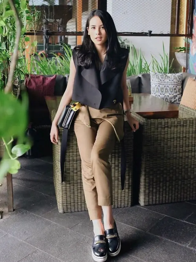 7 Ide Padu Padan Blazer Tanpa Lengan dari Maudy Ayunda hingga Febby Rastanty