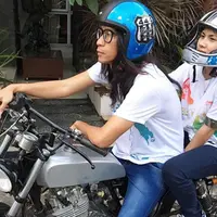 Hari Jumat, 3 Maret 2017, kuasa hukum pemeran dan komedian, Aming Supriatna Sugandhi alias Aming resmi melayangkan permohonan cerai/talak terhadap Evelyn di Pengadilan Agama (PA) Jakarta Selatan. (Instagram/ev0124)