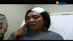 Dengan tangan diborgol, Faturahman minta maaf begitu mengetahui perempuan yang telah ia pukul seorang perwira kepolisian.