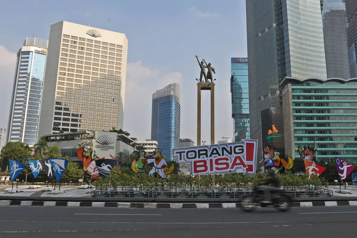 Maskot PON XX Papua Mejeng di Bundaran HI Jakarta