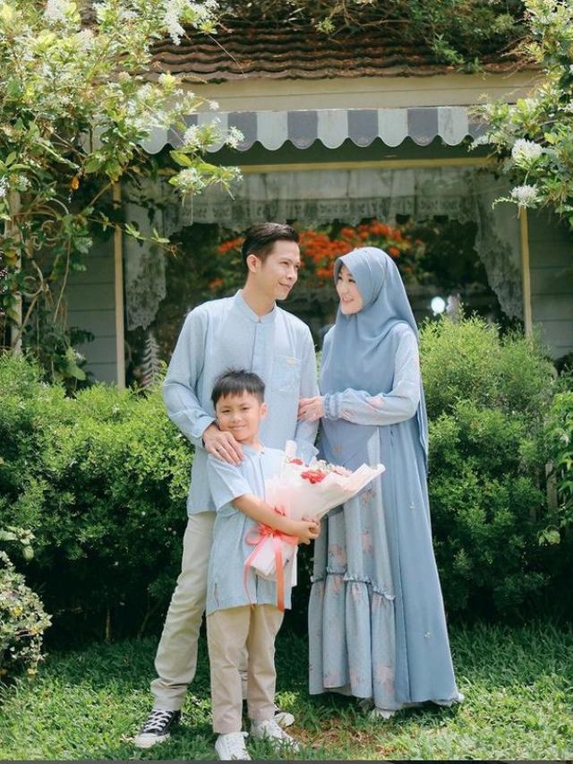 Potret keluarga harmonis Larissa Chou (Sumber: Instagram/larissachou)