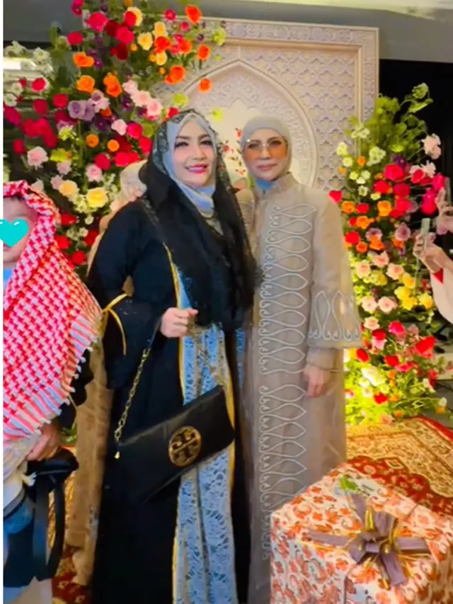 6 Gamis Ala Roro Fitria yang Elegan, Cocok untuk Berbagai Acara