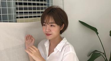 Anti Bingung Potong Poni Ala Korea Di Rumah Ini Tipsnya Beauty Fimela Com