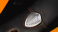 Kunci mobil ini juga terbuat dari bahan sterling silver. Kabarnya, kunci Koenigsegg dibuat secara terbatas.