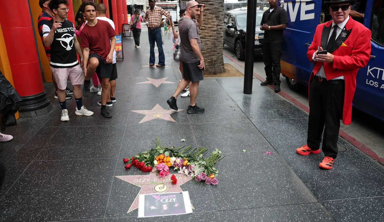 Ozzy Osbourne, figur flamboyan yang dikenal sebagai The Prince of Darkness dan Godfather of Heavy Metal, bukan hanya meninggalkan warisan musik yang tak tertandingi, tetapi juga perjalanan hidup yang penuh warna. (Patrick T. Fallon/AFP)