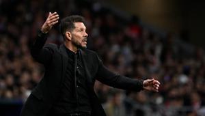 Pelatih Atletico Madrid Diego Simeone mengkritik Manajer Manchester City Pep Guardiola usai leg kedua perempat final Liga Champions di Stadion Wanda Metropolitano, Madrid, Kamis (14/4/2022) dini hari WIB. (Pierre-Philippe MARCOU / AFP)
