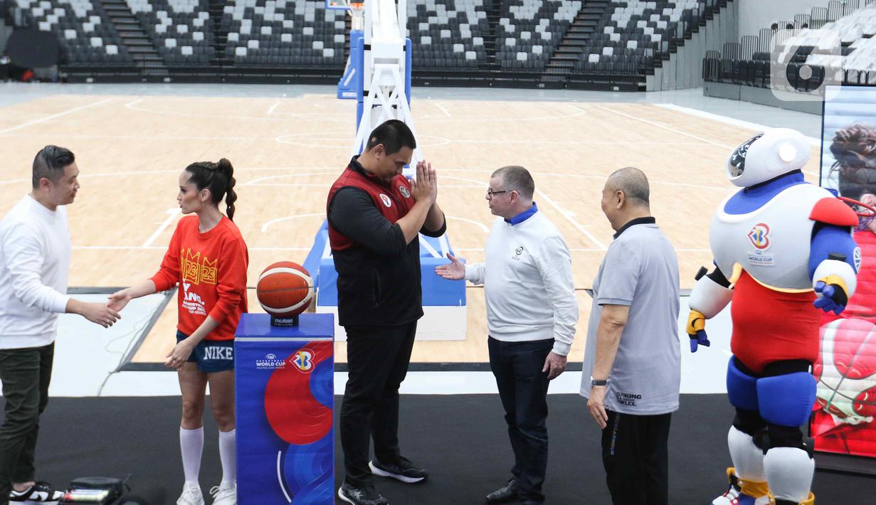 Menteri Pemuda dan Olahraga Republik Indonesia Dito Ariotedjo menyatakan Indonesia sudah siap menyambut FIBA World Cup 2023. Pemerintah menyatakan komiteman 100 persen untuk ajang itu. (Liputan6.com/Herman Zakharia)