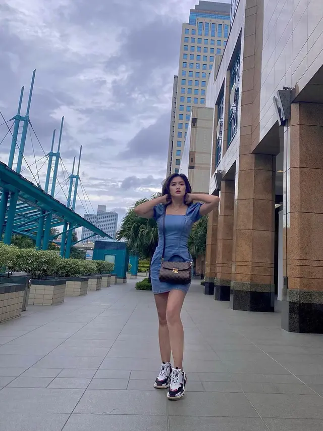 Ochi Rosdiana (https://www.instagram.com/p/CKiAUAzF6qY/)