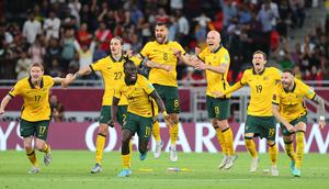 Bagi Timnas Australia, ini adalah untuk kelima kalinya secara beruntun lolos ke putaran final Piala Dunia. Dalam empat edisi sebelumnya, prestasi terbaik The Socceroos di turnamen elite antarnegara di dunia itu adalah pada 2006. (AFP/Karim Jaafar)