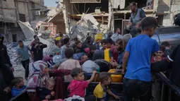 Serangan Israel sejak Oktober 2023 berulang kali merusak atau menghancurkan fasilitas air, sumur, pipa, unit desalinasi, dan sistem pembuangan limbah. (AP Photo/Jehad Alshrafi)