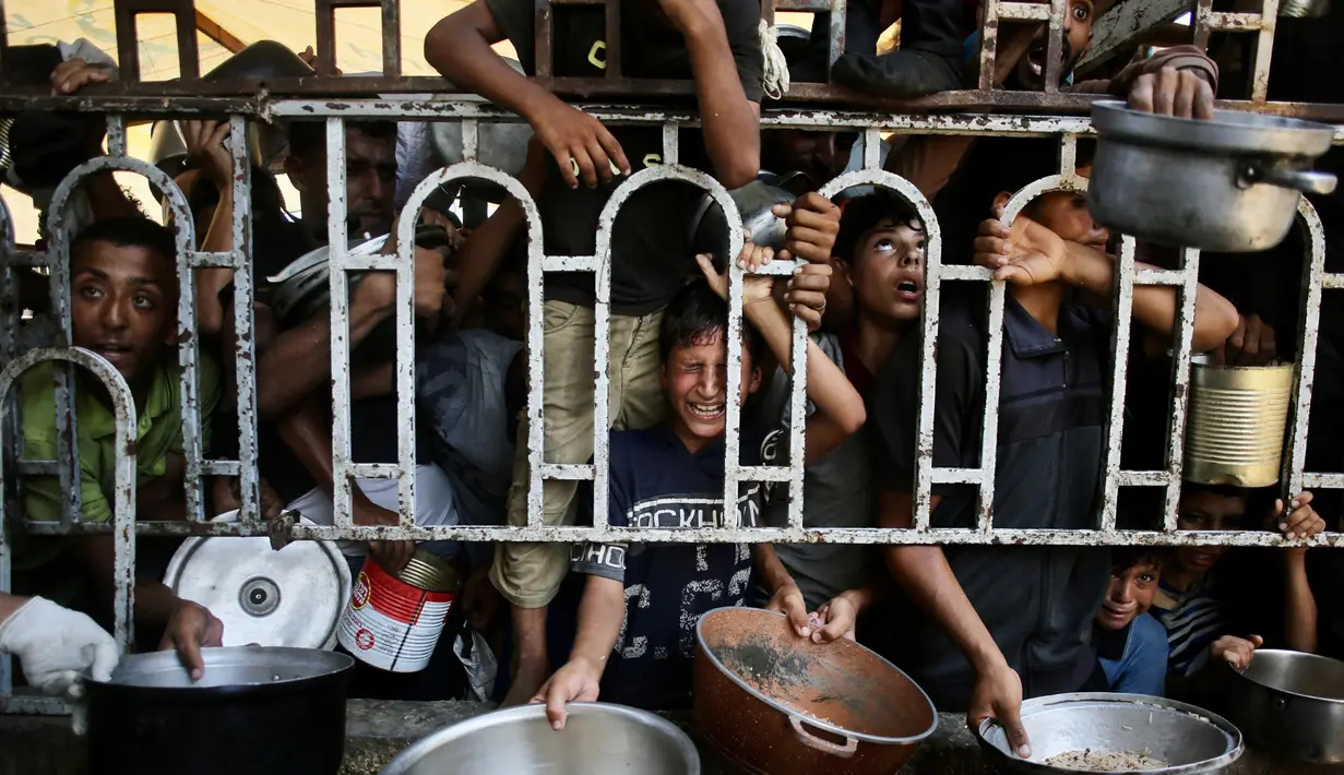 Kepala Rumah Sakit Al-Shifa di Kota Gaza, Dr. Mohammed Abu Salmiya, pada Selasa (22/7/2025), mengatakan dalam waktu tiga hari terakhir ada 21 anak meninggal dunia karena kekurangan gizi dan kelaparan di wilayah Palestina. (Foto oleh AFP)
