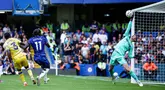Kiper Crystal Palace Dean Henderson tampil tangguh dan melakukan beberapa penyelamatan penting saat menghadapi Chelsea pada laga pekan ketiga Liga Inggris 2024/2025 di Stadion Stamford Bridge, Minggu (1/9/2024). (AFP/Henry Nicholls)