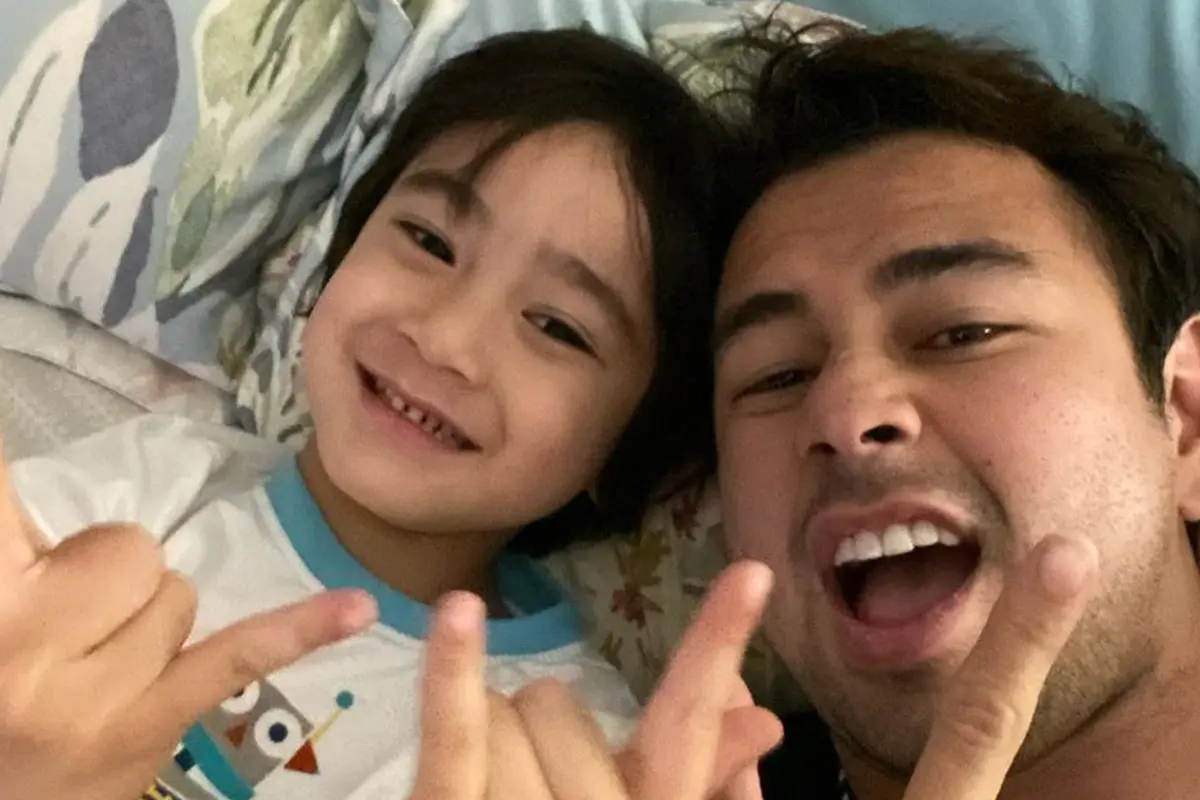 [Fimela] Rafathar dan Raffi Ahmad