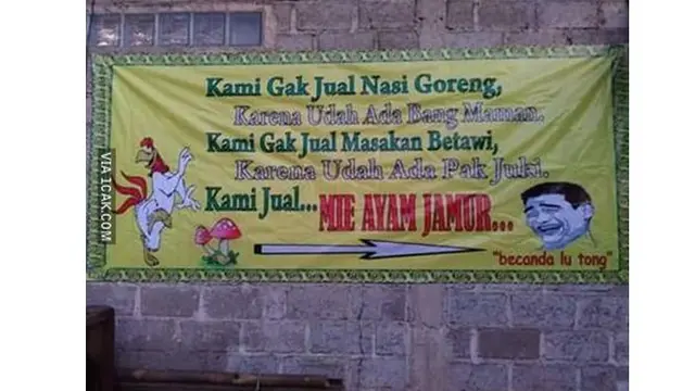 6 Spanduk Penjual Nasi Goreng Ini Bikin Tepuk Jidat