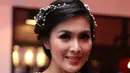 Hanya saja, Sandra Dewi mengaku tidak menjadikan gaun tersebut gaun pernikahanya. Bukan tidak suka, namun ia tidak mau menyuguhkan kepada publik sebelum menentukan hari yang tepat untuk duduk di kursi pelaminan. (Andy Masela/Bintang.com)